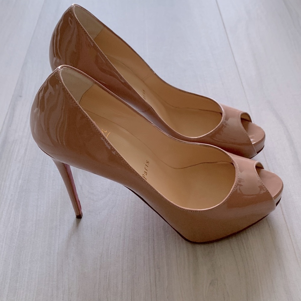 Christian Louboutin New Prive Nude Patent Leather Peep Toe Heel 120mm w Dust Bag
